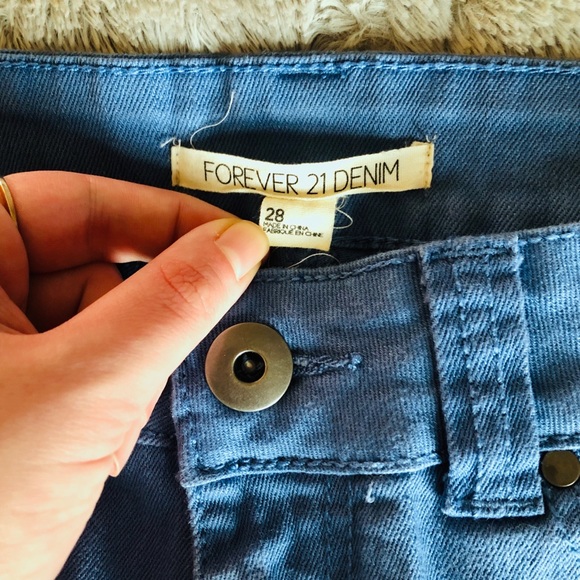 Forever 21 | Distressed Denim Shorts Sky Blue Wash - Picture 4 of 6